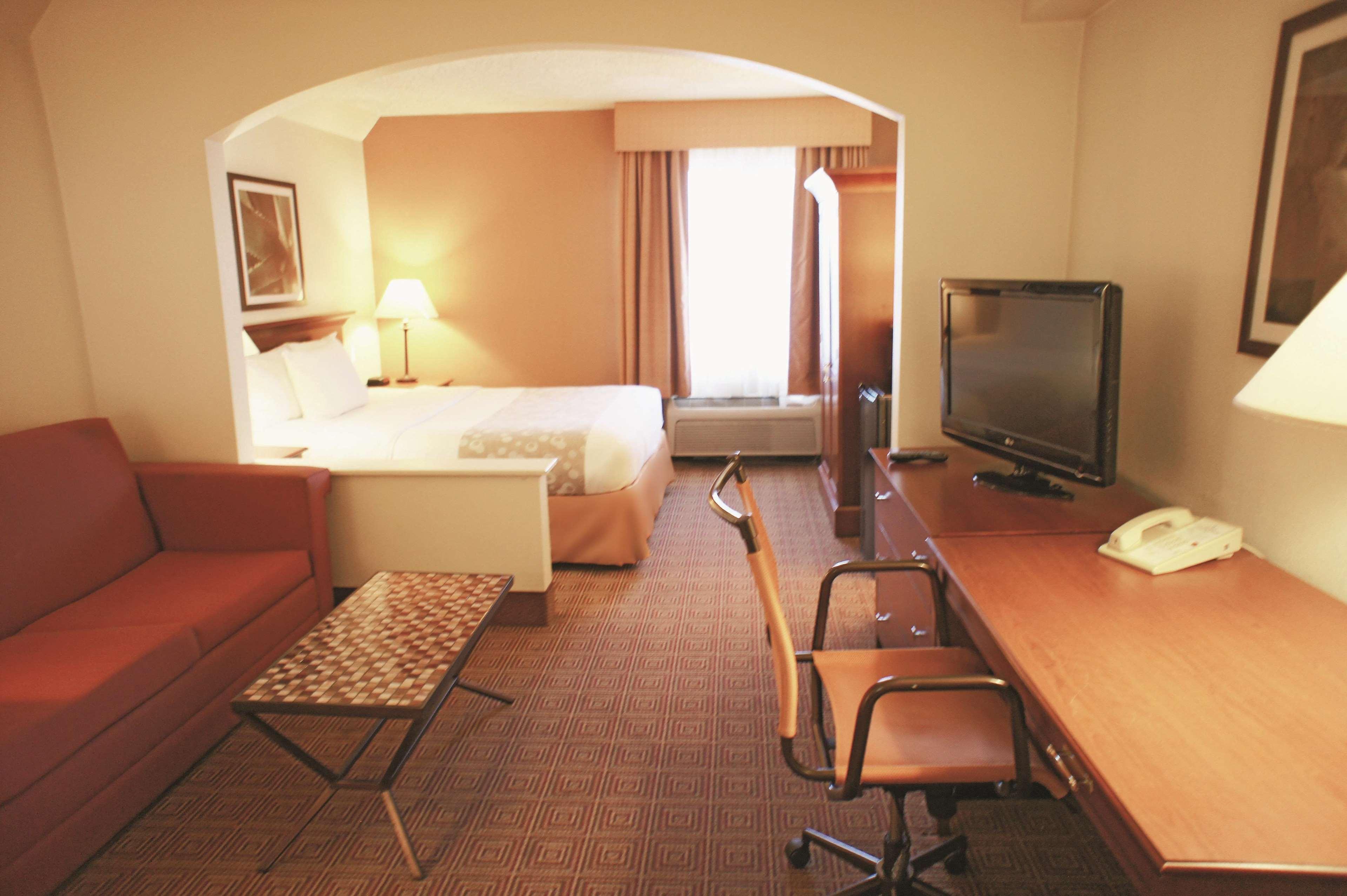 La Quinta By Wyndham Stamford / New York City Exterior photo