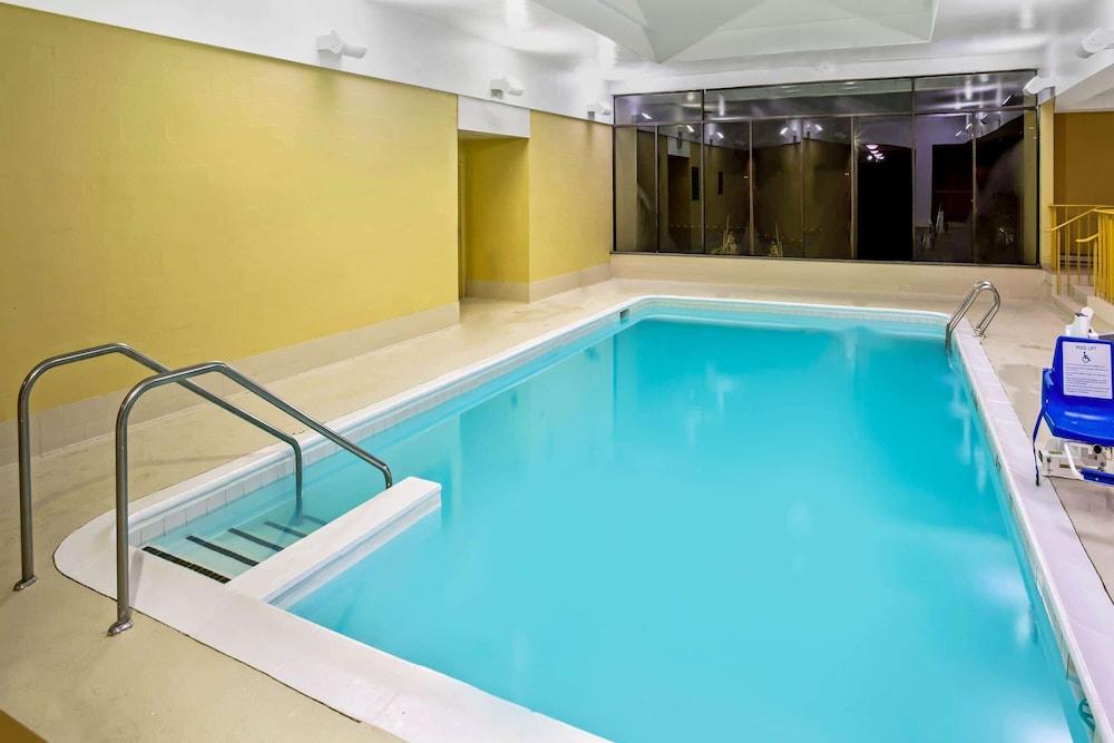 La Quinta By Wyndham Stamford / New York City Exterior photo