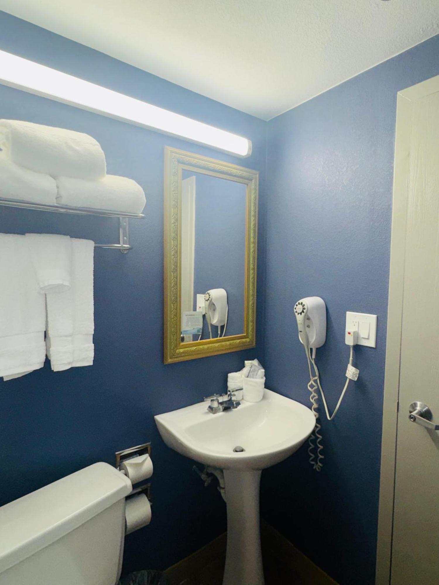 La Quinta By Wyndham Stamford / New York City Exterior photo
