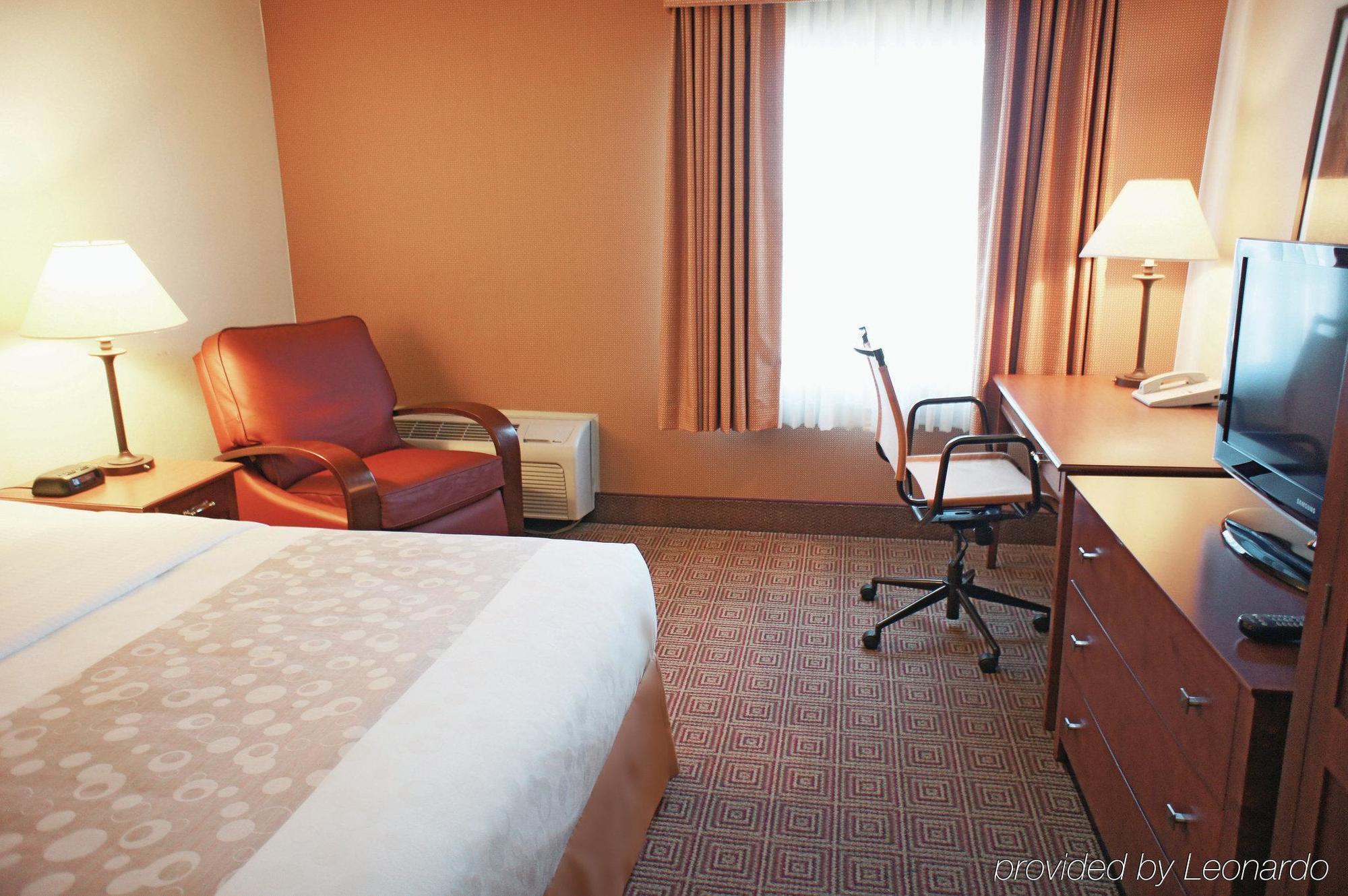 La Quinta By Wyndham Stamford / New York City Exterior photo