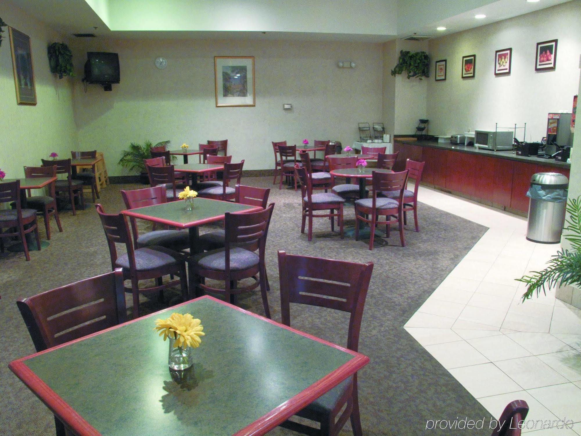 La Quinta By Wyndham Stamford / New York City Exterior photo